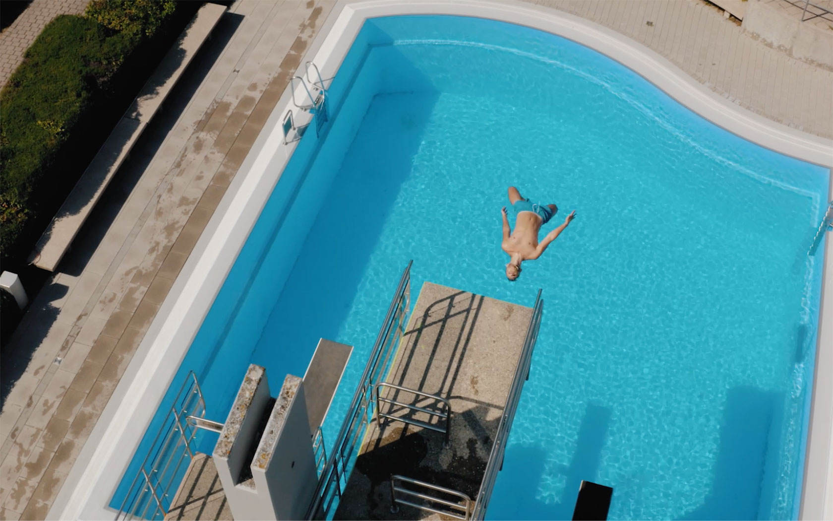 wunnebad-winnenden-turmspringen-video-fallback Wunnebad Winnenden - Freibad, Springerbecken